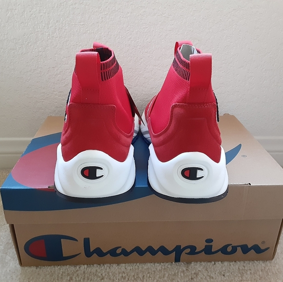 Champion - Picture 4 of 4